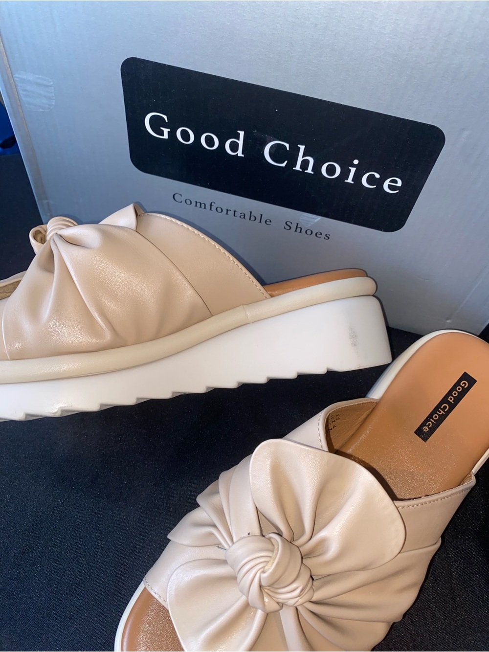 Good Choice Women's Cream Knot Slide Sandals